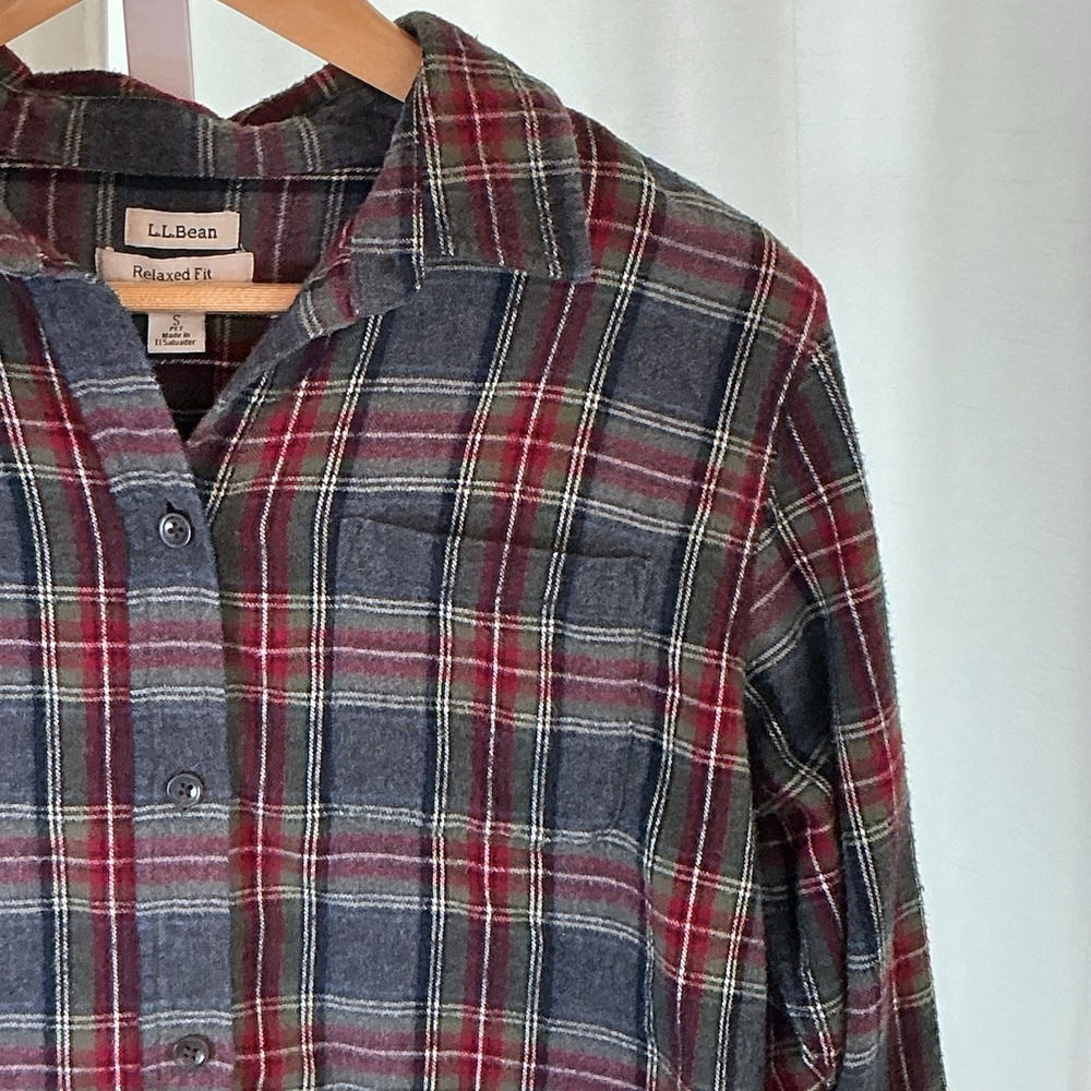 LL Bean Plaid Flannel‎ Button Up Shirt Women Long Sleeve Gray Red Size Small - Picture 3 of 7